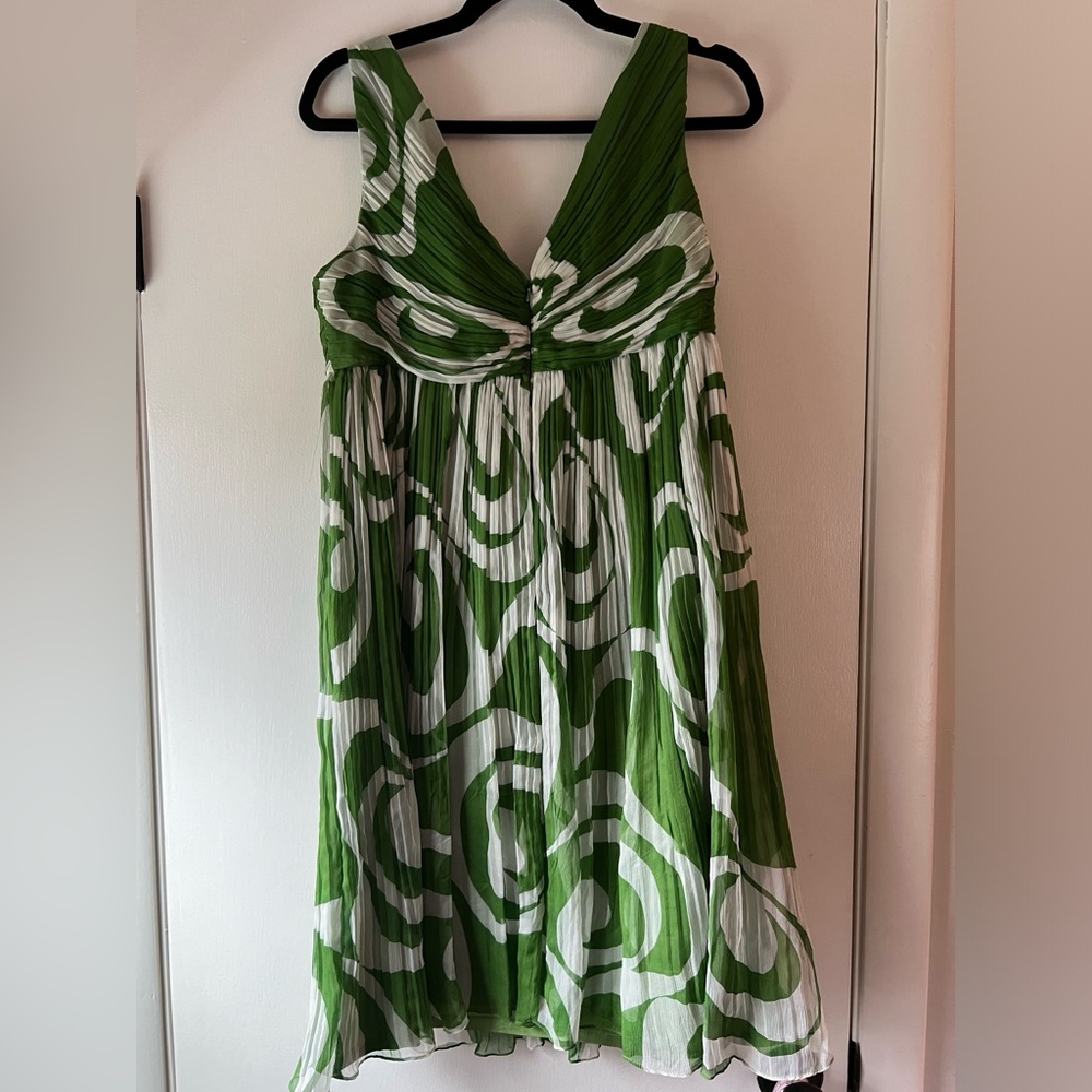 Muse 100% Silk Green White Swirl Design Sleeveless Fit and Flare Dress Size 12 - Picture 7 of 8
